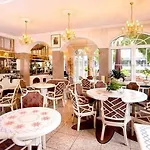 Häcker's Fürstenhof 4*