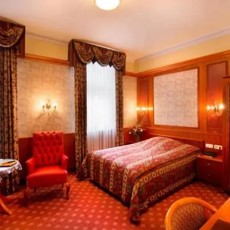 Häcker's Fürstenhof 4*