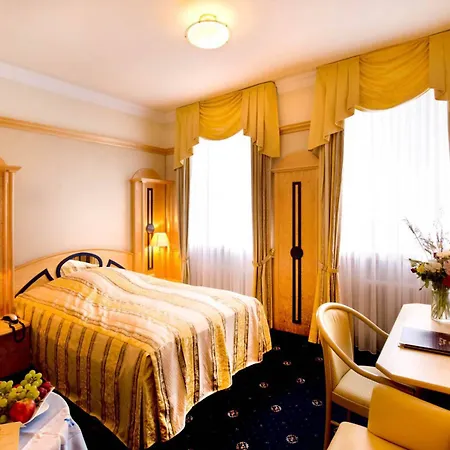 מלון Fuerstenhof 4*